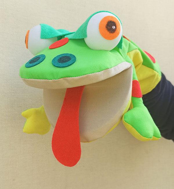 Títere de rana que abre la boca