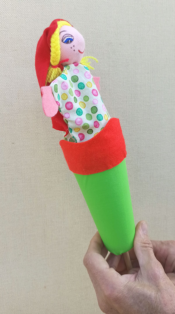 Títere de cono de Caperucita Roja