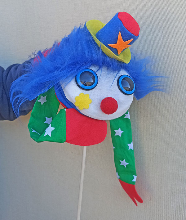 Títere de varilla de payaso con sombrero