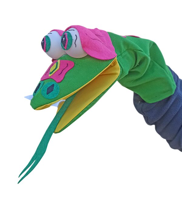 Títere de serpiente con la boca amarilla